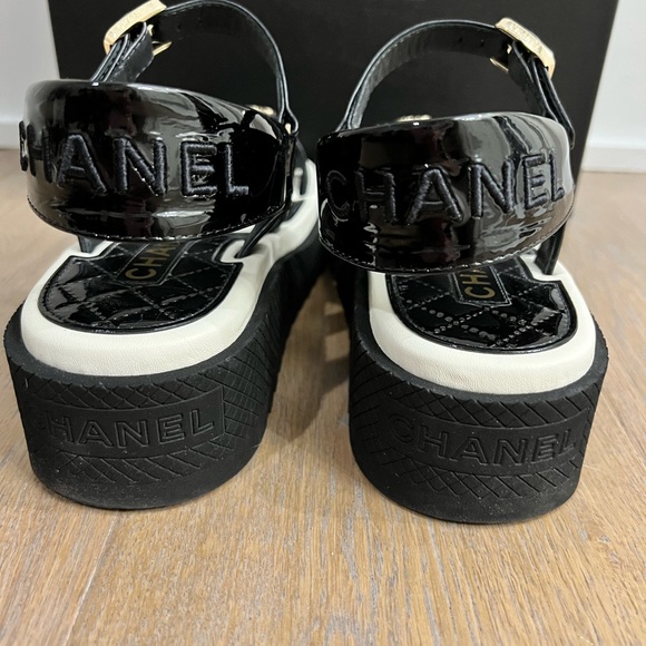 Chanel 2022 “Road to the Sun” sandal - Picture 7 of 13